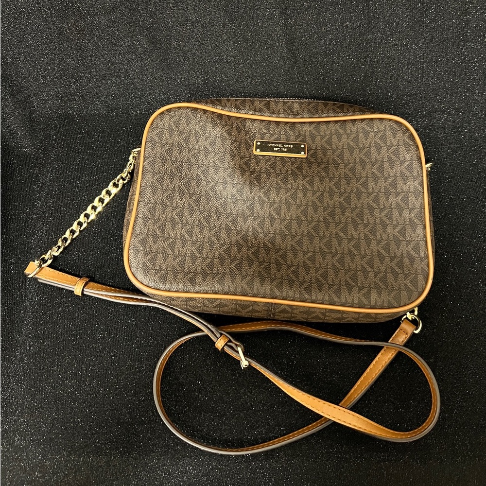 Michael Kors Jet Set Large East/West Crossbody